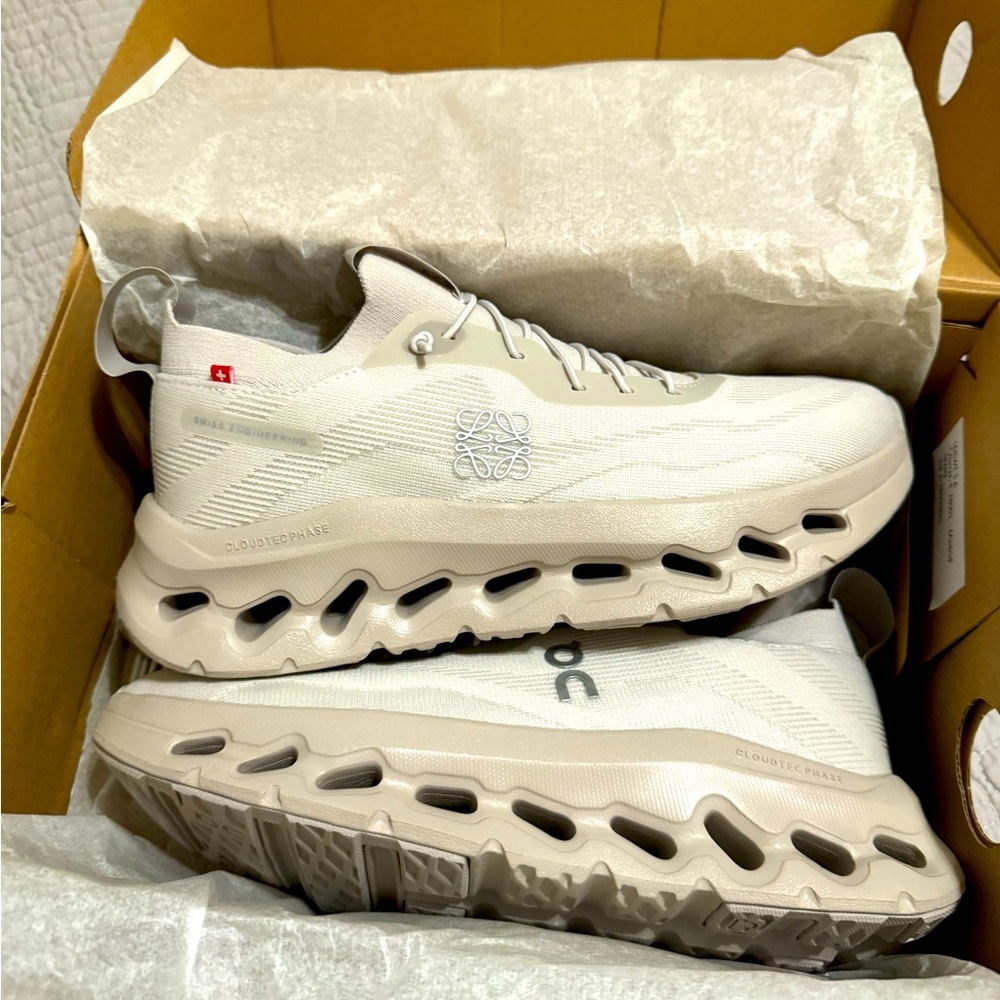NIB *New* Loewe x ON Cloudtilt women’s sneakers athletic shoes EU38/US7